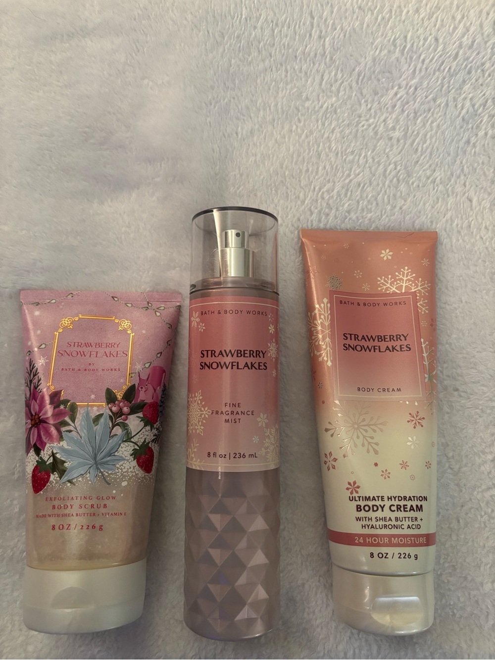NWT Bath & Body Works Strawberry Snowflakes Bundle!